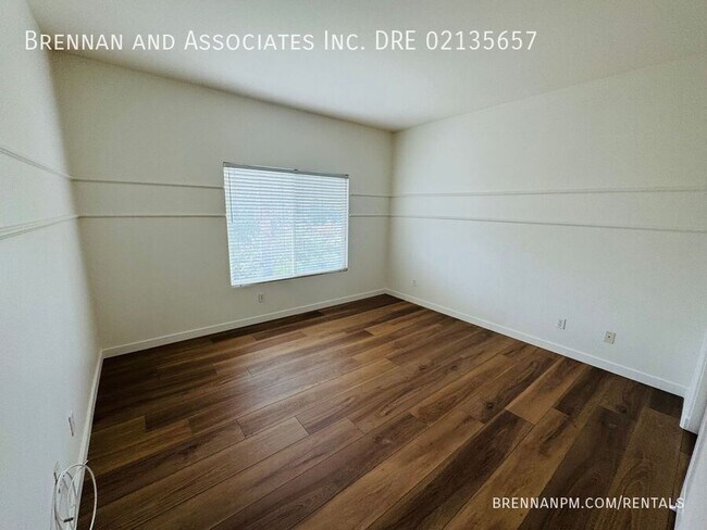 Building Photo - 835 Calle Lagasca