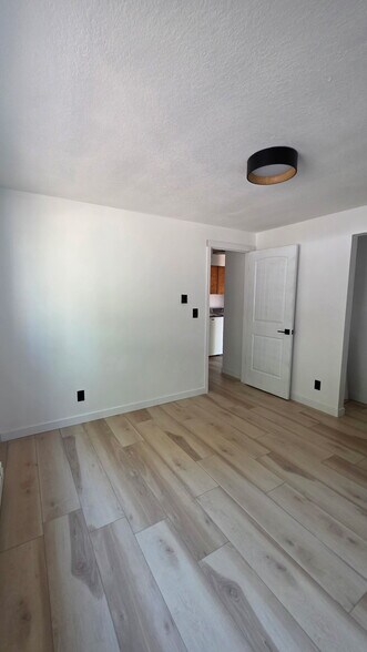 Building Photo - 1637 22nd Pl