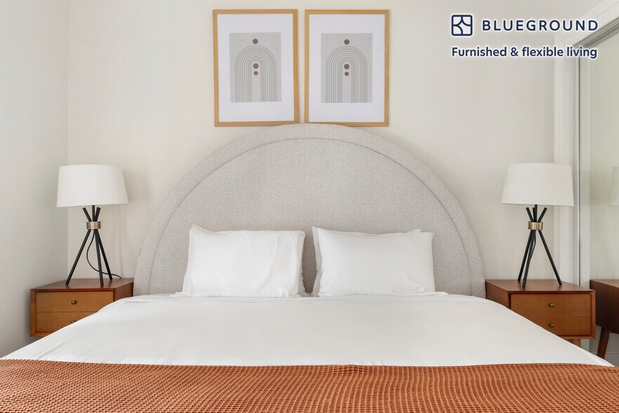 Building Photo - 141 Wellesley Cres