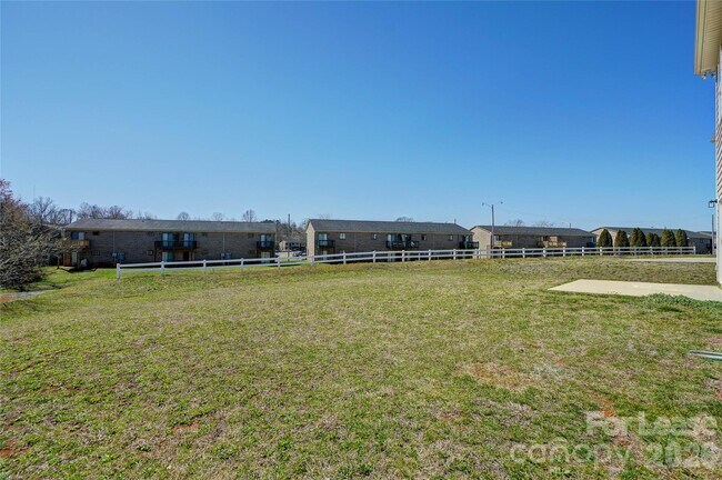 Building Photo - 2034 Wexford Way