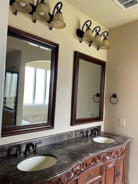 Building Photo - 3004 Guadalupe Dr