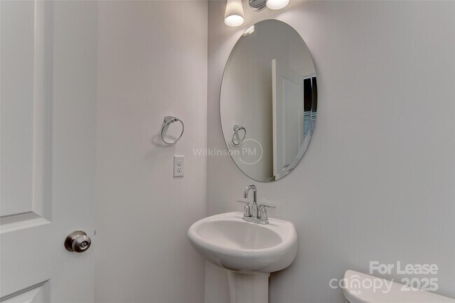 Building Photo - 561 Scotch Meadows Loop