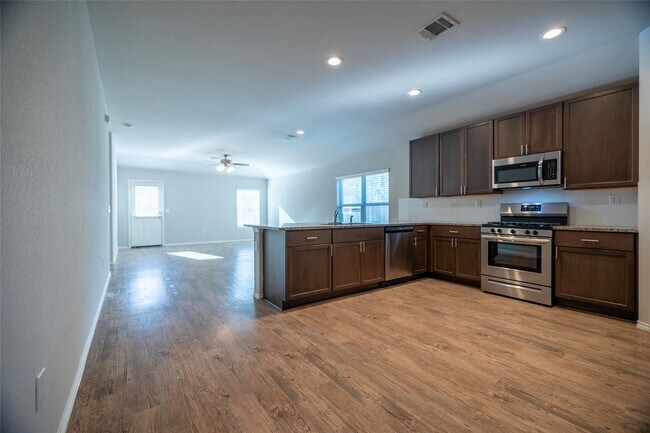 Building Photo - 15054 Paddock Point Ln