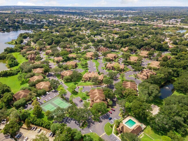 Building Photo - 1/1 Corner Unit in GATED ~ LAKEFRONT community in Altamonte Springs!