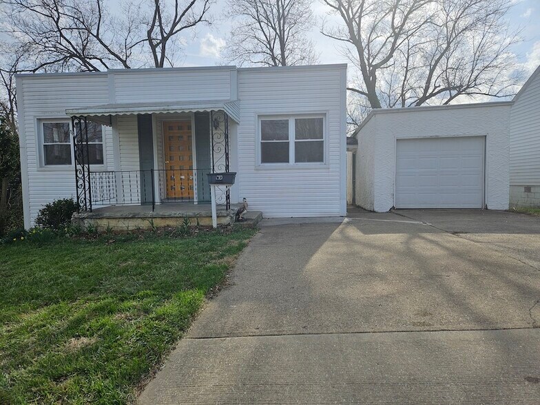 Building Photo - 115 Sanders Dr