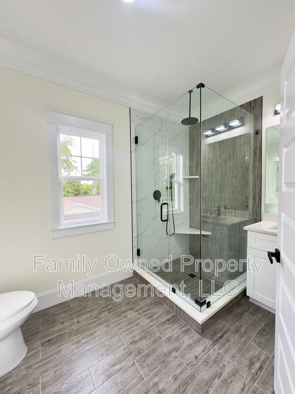 Building Photo - 2245 Fillmore St