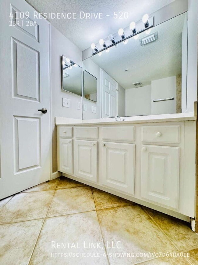 Building Photo - 4109 Residence Drive