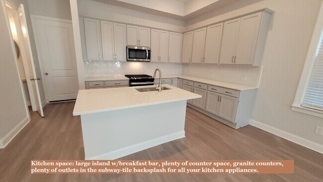 Building Photo - More Windows, More Light!  Amenity-rich, Gated Community.