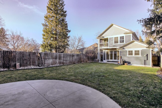 Building Photo - Exceptional 3 Bedroom Home with office & detached flex space