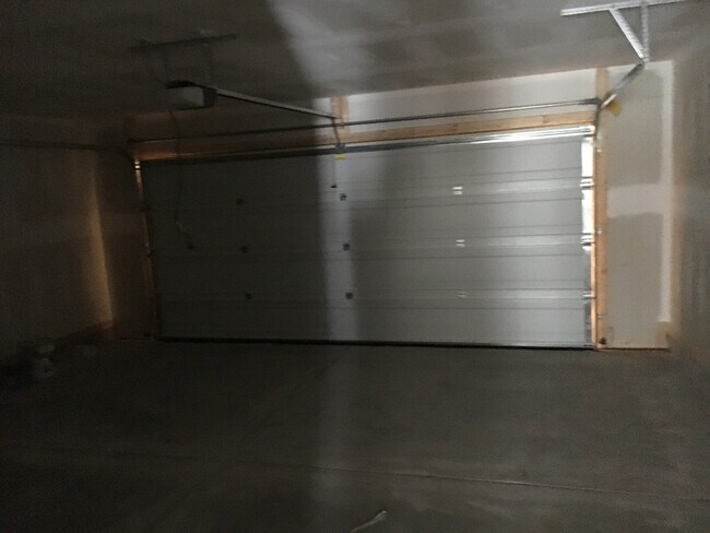 Building Photo - Doss Ferry Community in Kimberly Al  2 story house built 2017, 3 Bedroom, 2.5 bathroom house with...