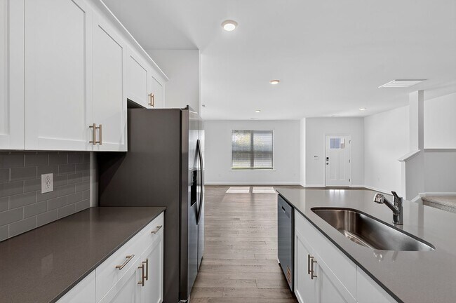 Building Photo - Brand-New End Unit Townhome in Townes at Anderson Farm!