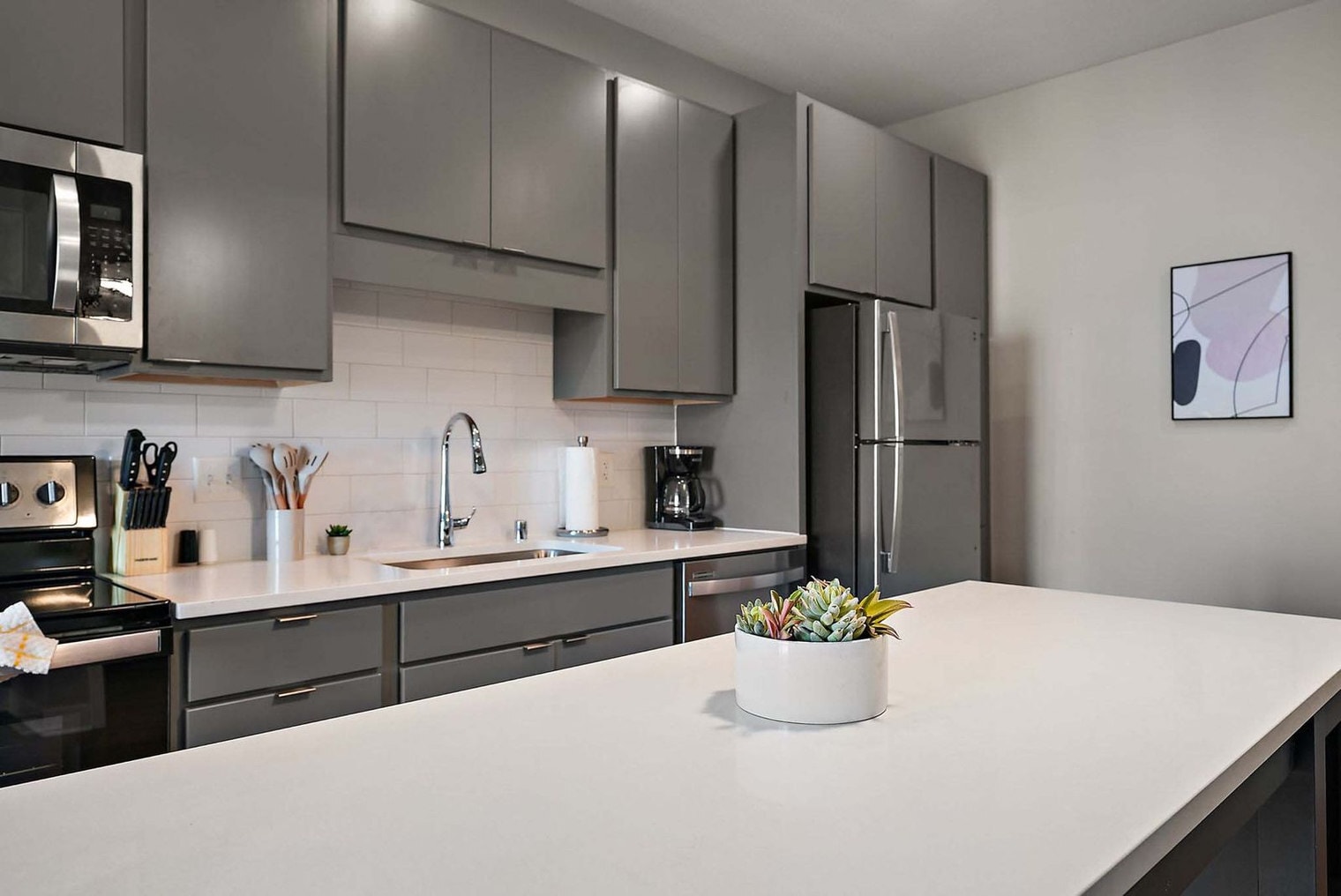 Building Photo - 1410 Nicollet Ave