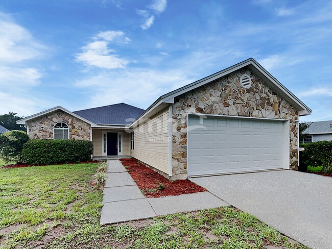 Building Photo - 1852 Willesdon Dr E