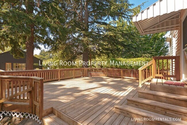 Building Photo - 3010 SE 36th Ave