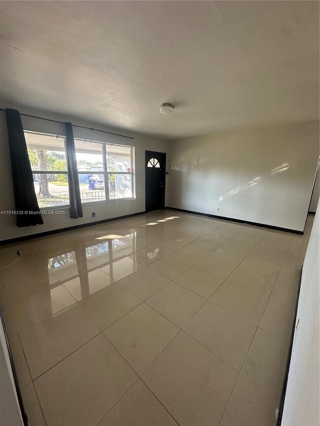 Building Photo - 2421 N 57th Terrace