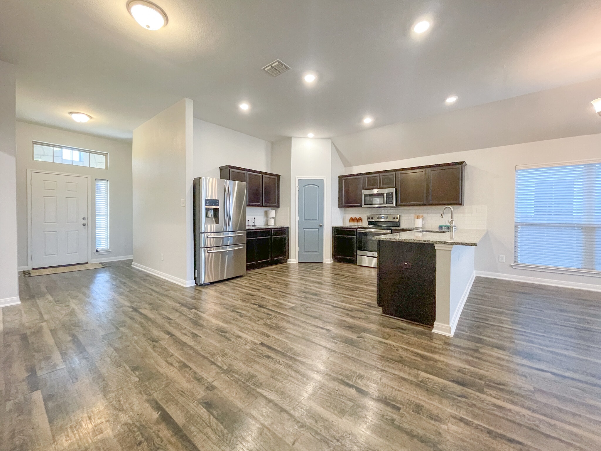 Building Photo - 10624 Langham Dr