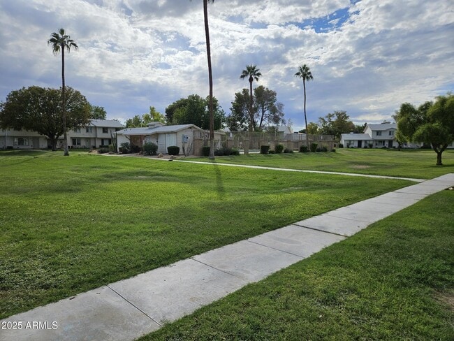 Building Photo - 1223 E Baker Dr