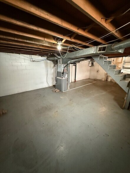 Building Photo - 1686 Smith Rd