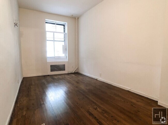 Building Photo - 228 E 89th St