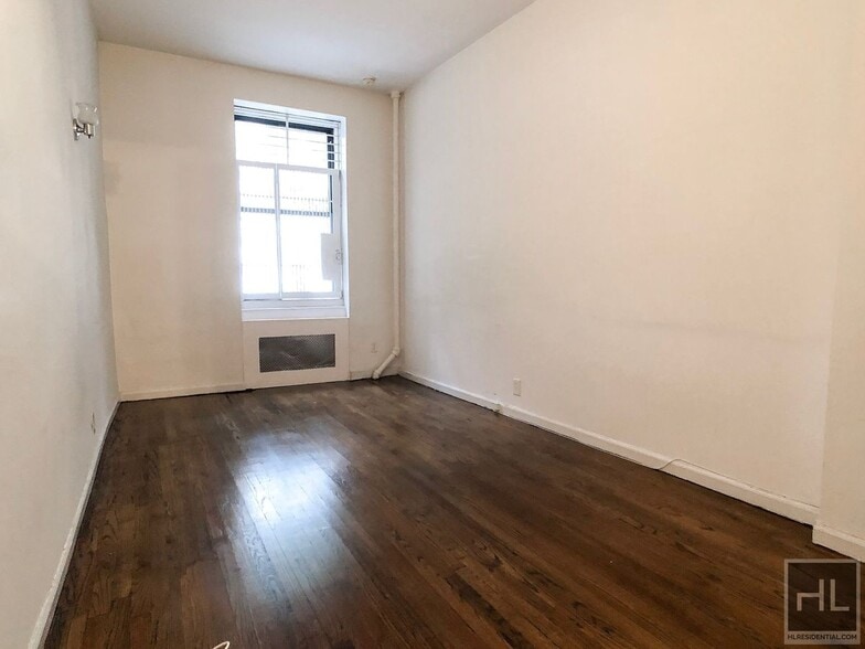 Primary Photo - EAST 89