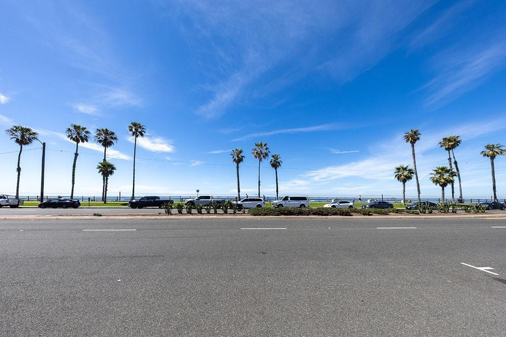 Building Photo - 1516 Pacific Coast Hwy
