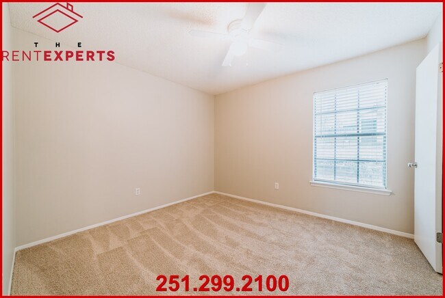 Building Photo - 915 Schaub Ave