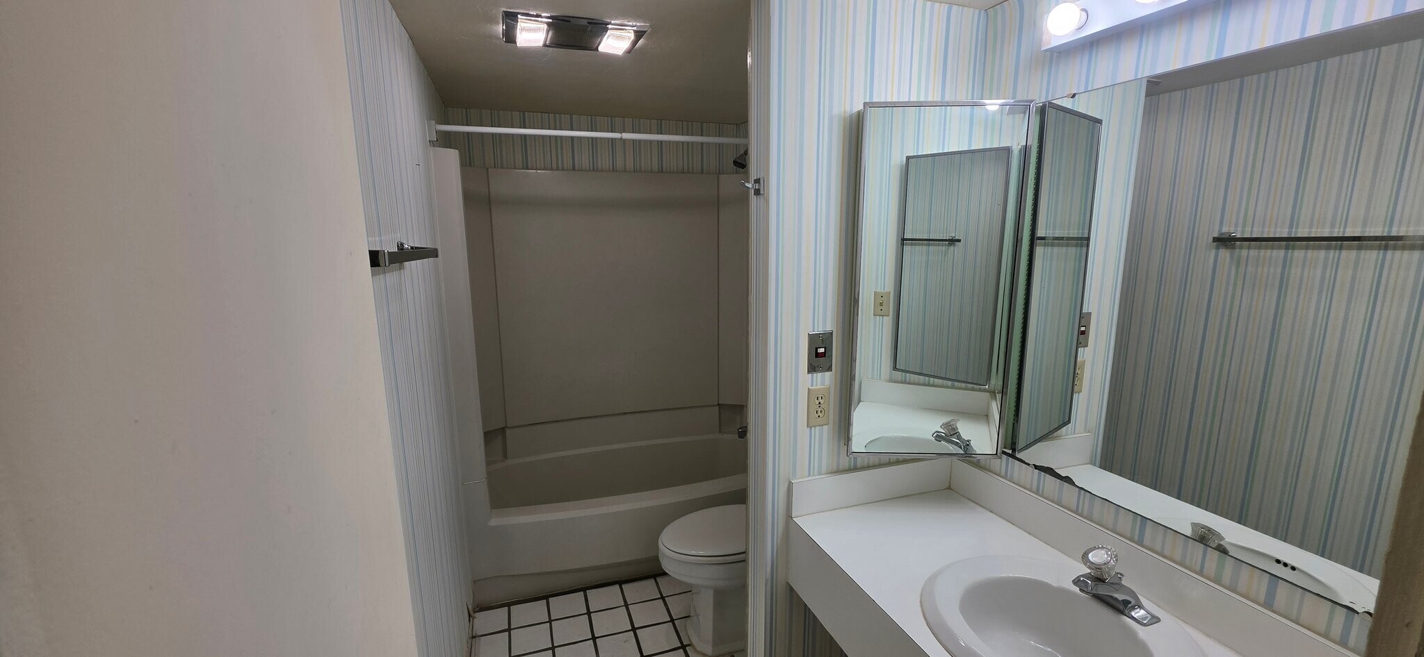 Building Photo - 4036 Abbey Ct