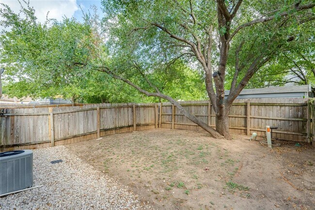 Building Photo - 8110 Willet Trail