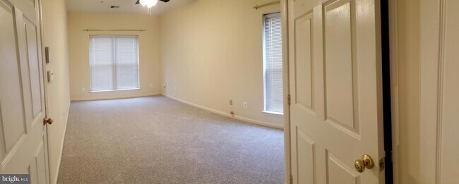 Building Photo - 6501 Grange Ln
