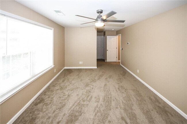Building Photo - 170 Windcroft Ln NW