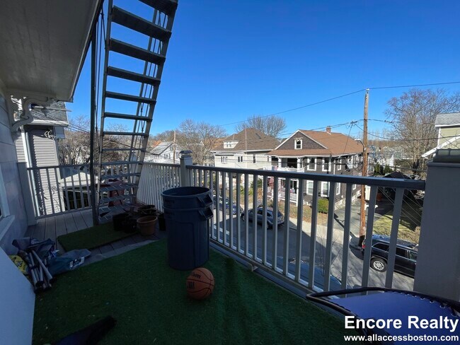 Building Photo - 56 Hobson St