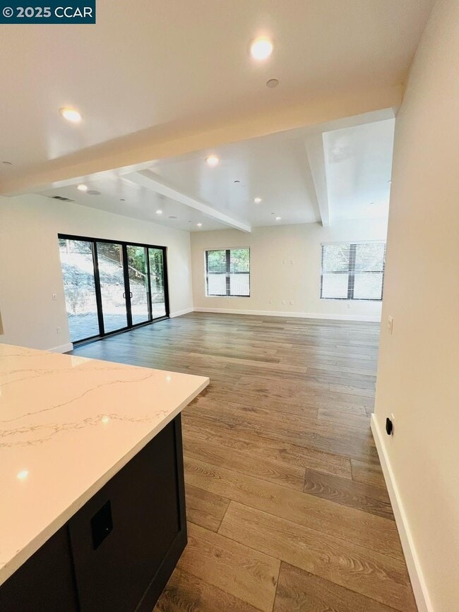 Building Photo - 6 Linda Vista