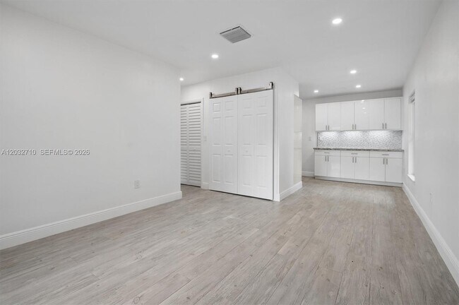 Building Photo - 2775 SW 12th St