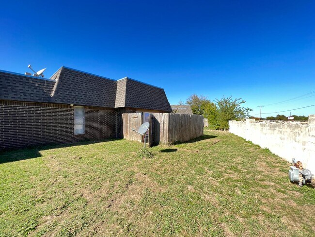 Building Photo - 100 Crawford Ct