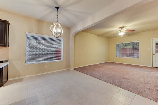 Building Photo - 1104 Edgewater Dr