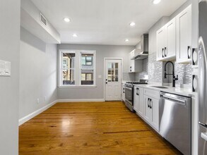 Building Photo - Charming 4 Bedroom-No Broker Fee
