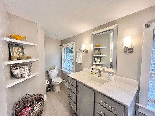 Building Photo - Newly Remodeled 2 BD, 2BA Raleigh Home wit...