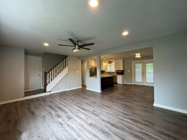 Building Photo - Welcome to this beautiful Single Family Home!