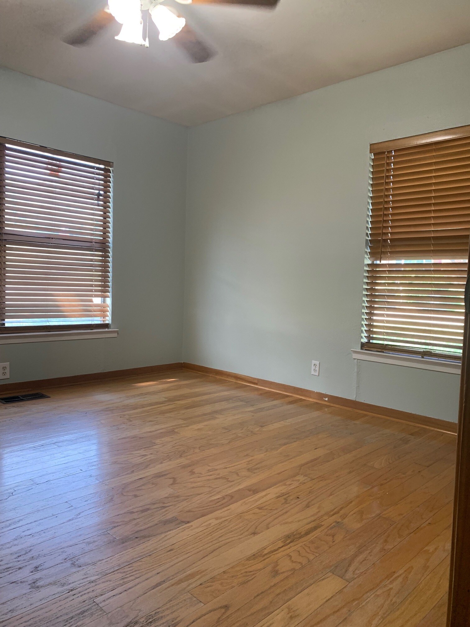 Bedroom 2 - 1240 S Brazos St