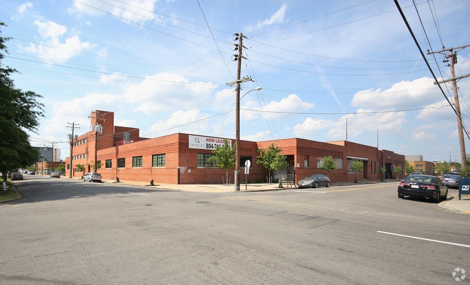 Building Photo - Courtyard Lofts