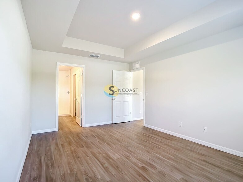 Building Photo - 14832 SW 47th Ct
