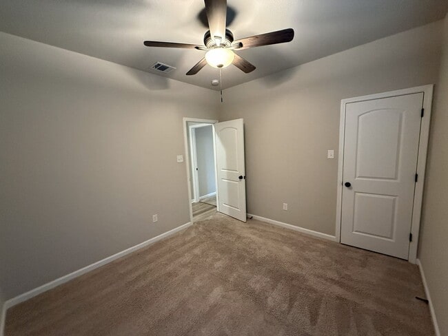 Building Photo - Spacious 4BR, 2BA Home in coveted Cambre Oaks Subdv - Gonzales