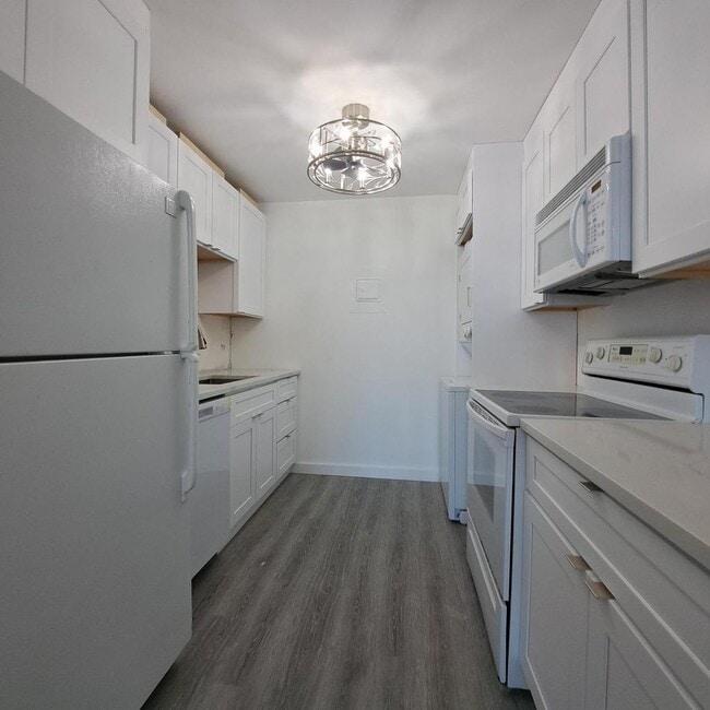Building Photo - 1200 Marine Way W