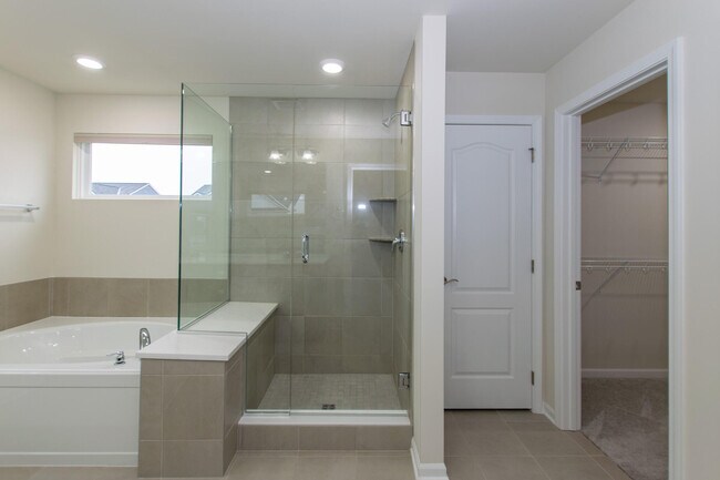 Building Photo - 717 Risdon Trail S