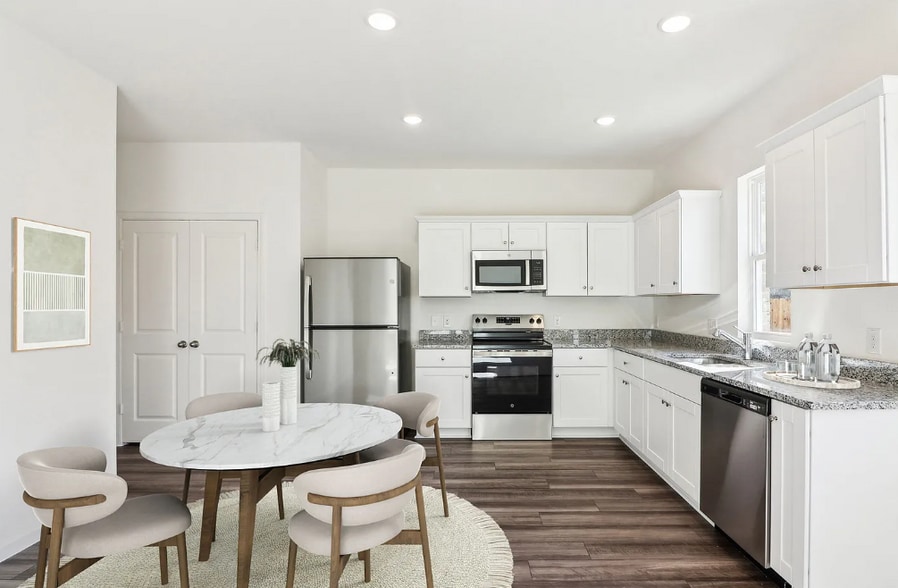 Building Photo - 112 Connecticut Ct