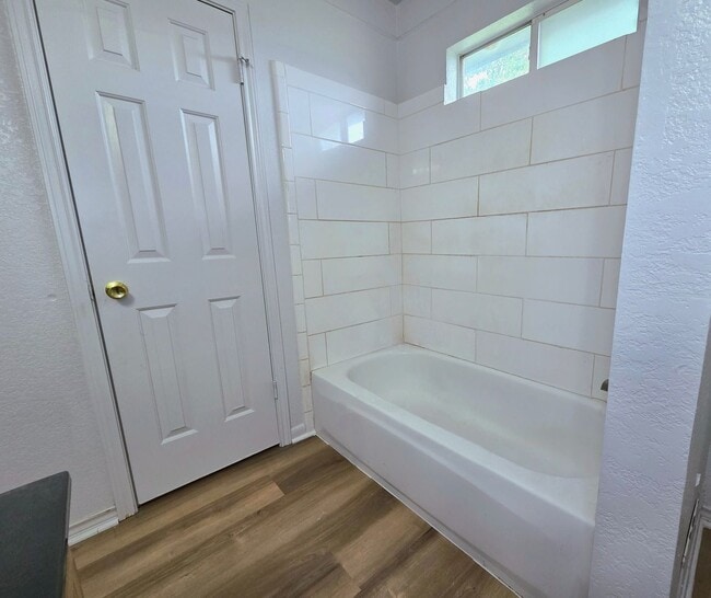 Building Photo - NEW FLOORS! 3bd/2ba in Killeen Tx