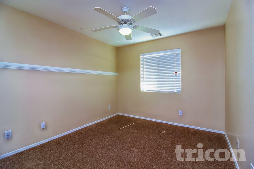 Building Photo - 45310 W Norris Rd