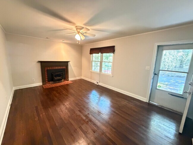 Building Photo - 35 Jefferson Cir