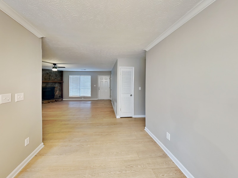 Building Photo - 8321 Beechwood Ct