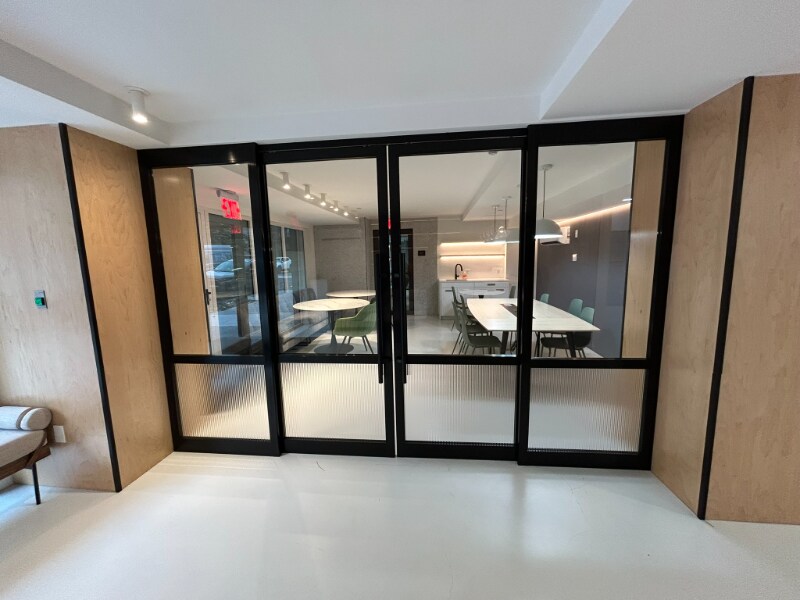 Building Photo - 428 E 9th St